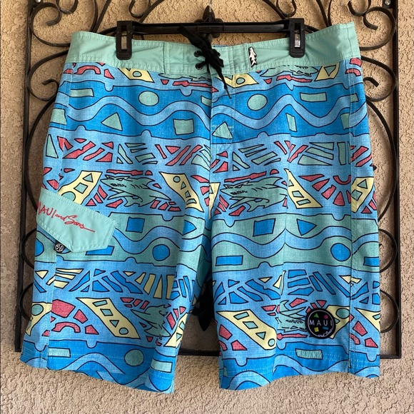 Maui and sons swim trunks - Picture 1 of 9